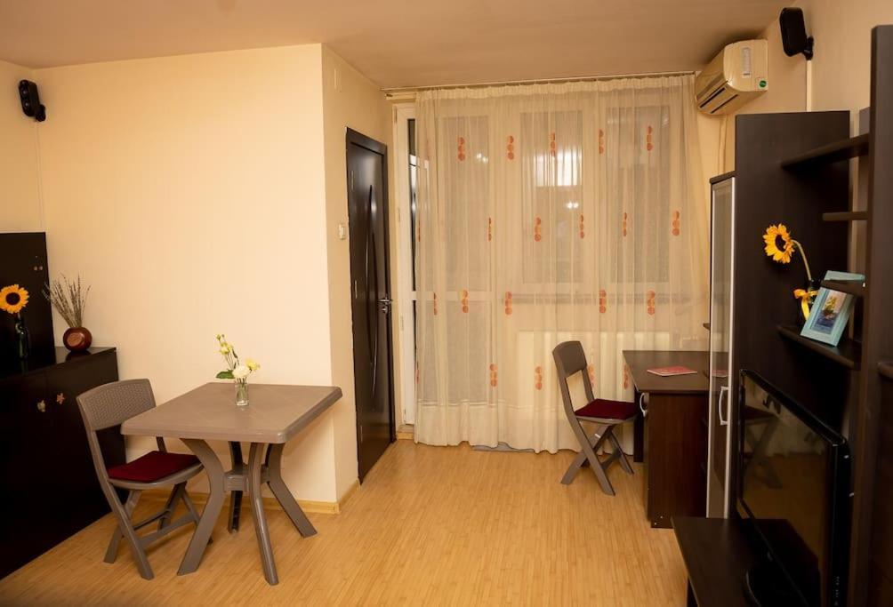 Garsoniera Linistita Zona Vitan Boekarest Buitenkant foto